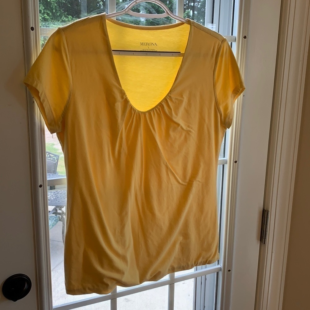 Women’s top - 4 for $20